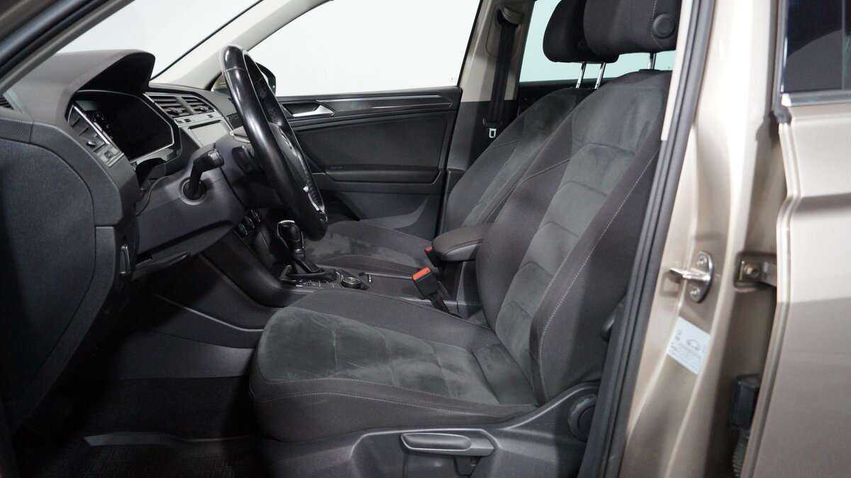 Volkswagen Tiguan, 2018 Фото №8