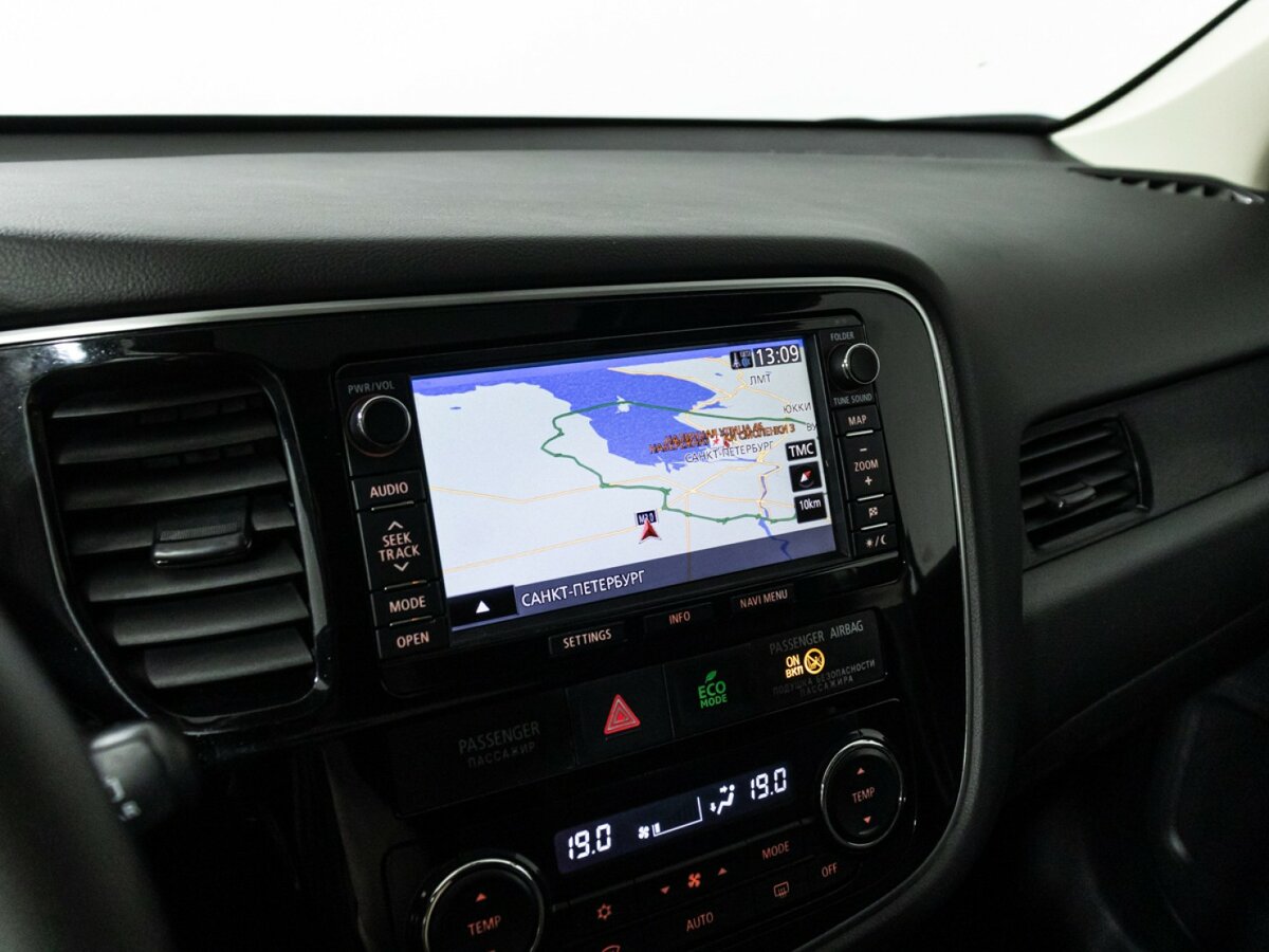 Mitsubishi Outlander III Рестайлинг, 2014 Фото №16