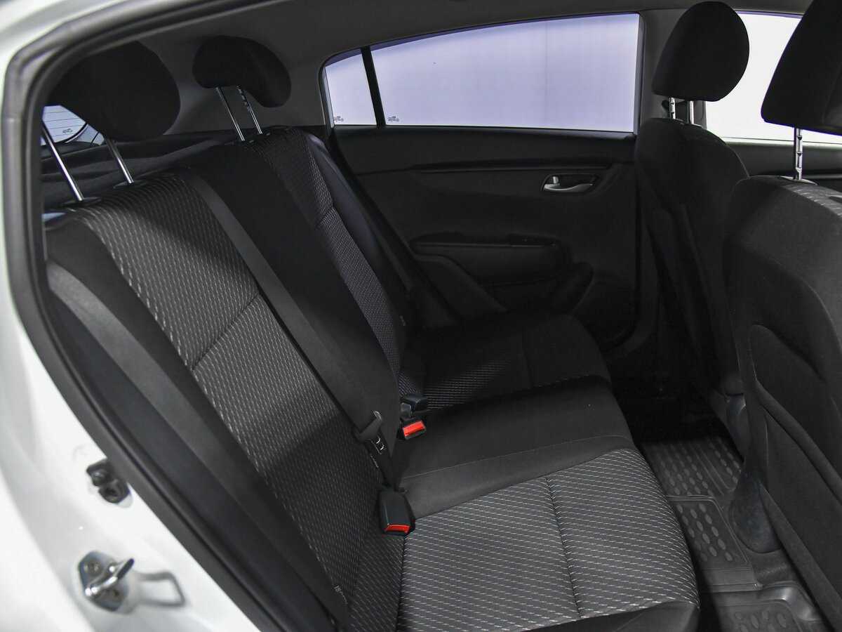 Kia Rio X-Line, 2018 Фото №14