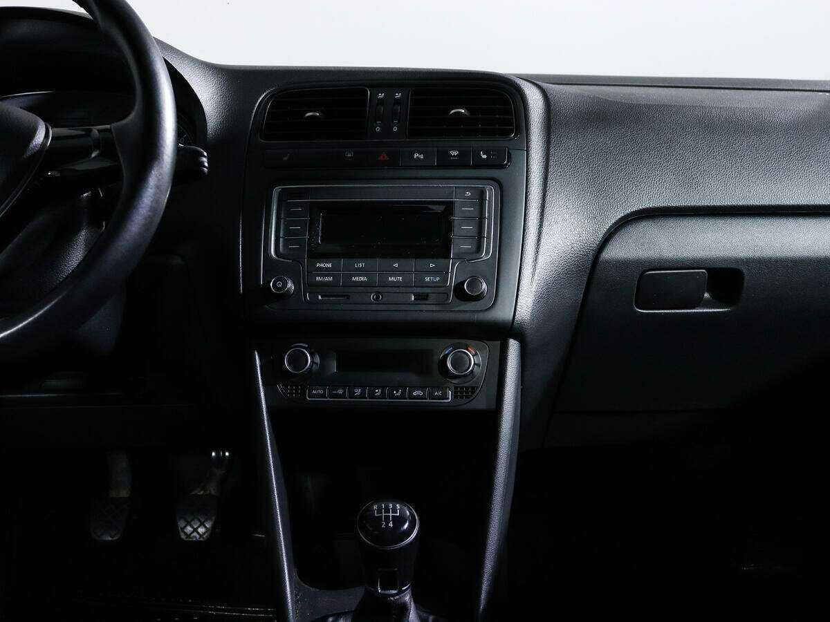 Volkswagen Polo, 2016 Фото №10
