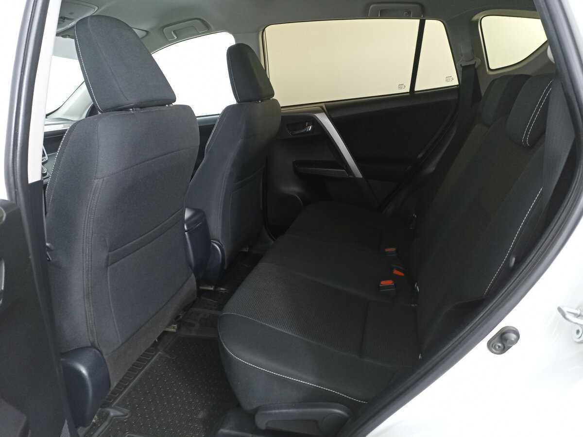 Toyota RAV4, 2017 Фото №7