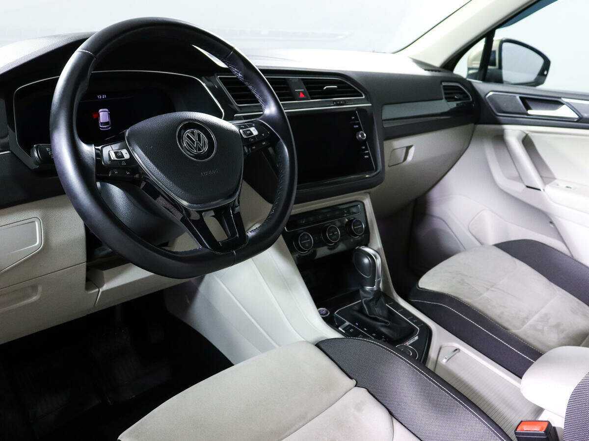 Volkswagen Tiguan, 2018 Фото №14