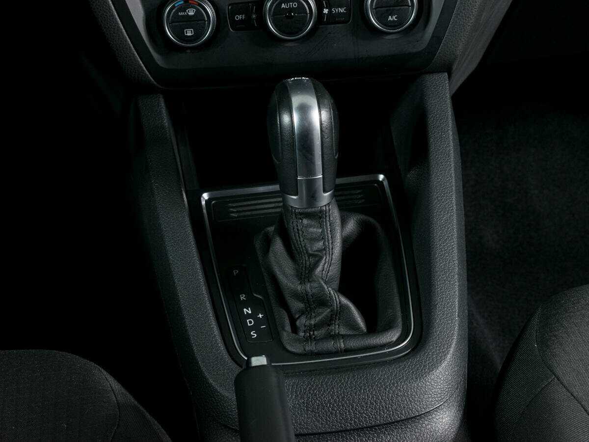 Volkswagen Jetta, 2016 Фото №12