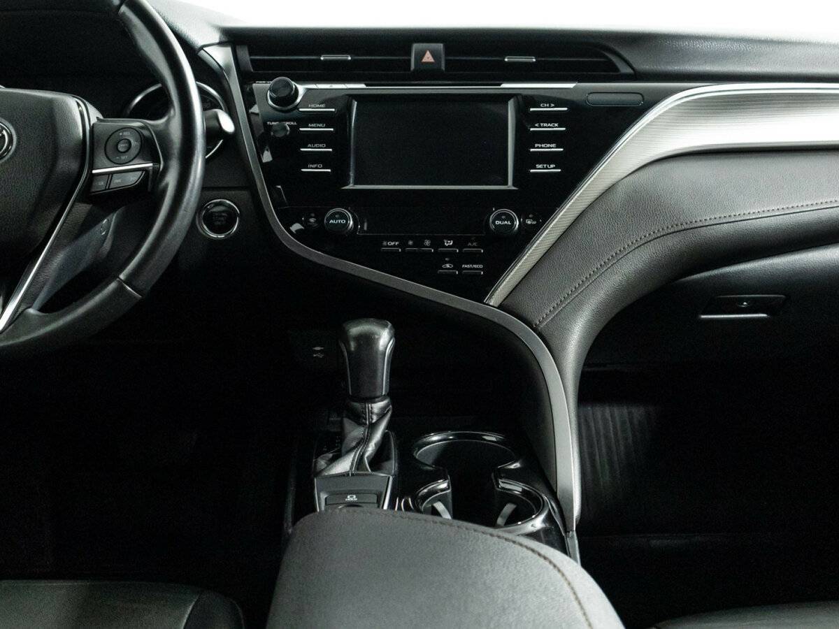 Toyota Camry, 2018 Фото №14