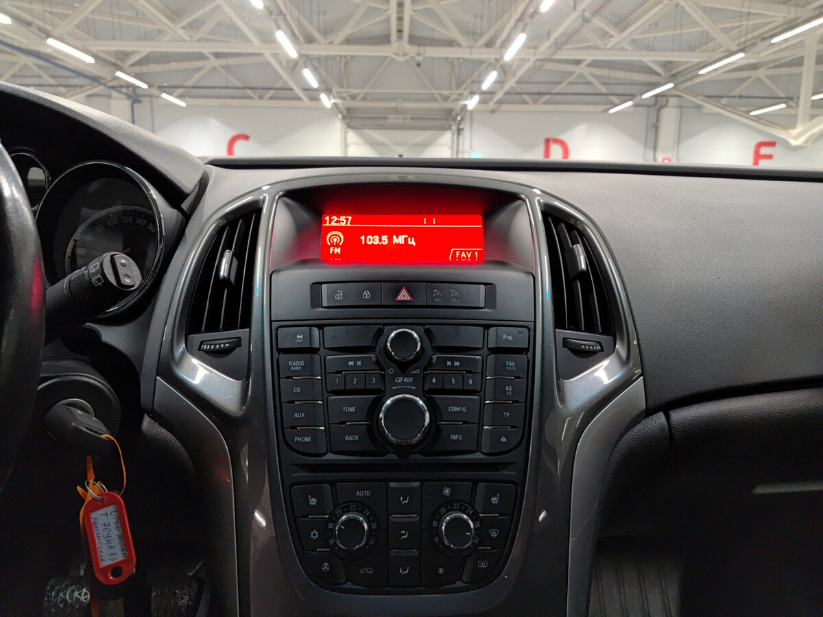 Opel Astra J Рестайлинг, 2013 Фото №15