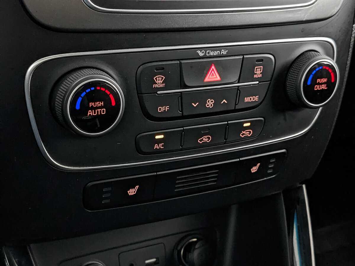 Kia Sorento, 2018 Фото №21