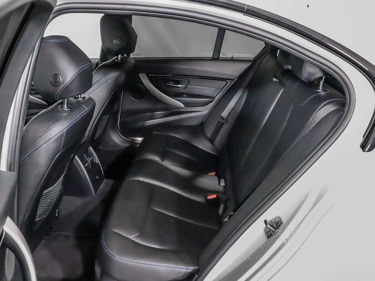 BMW 3 серии 320i xDrive, 2018 Фото №11