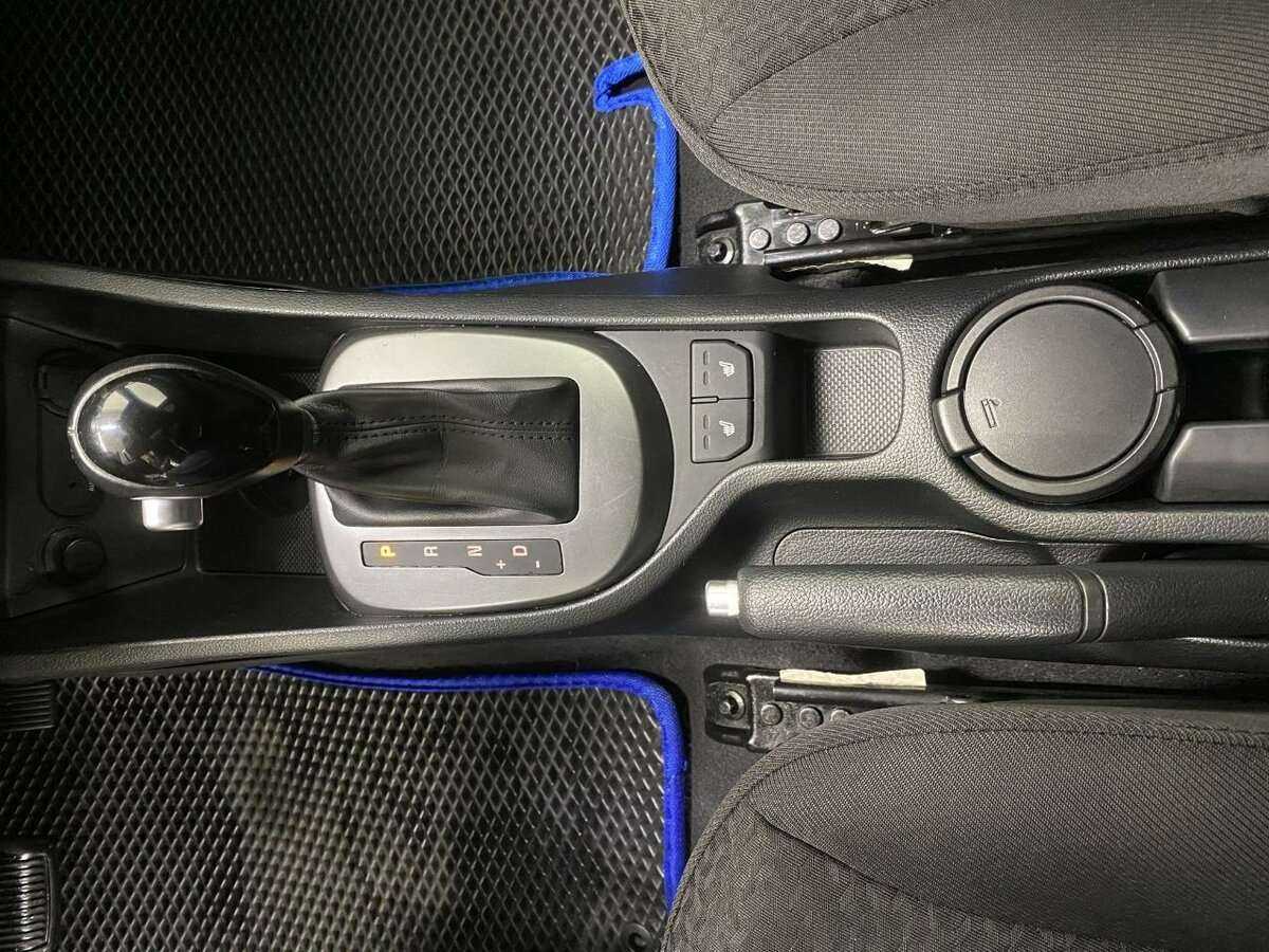 Kia Rio, 2017 Фото №12