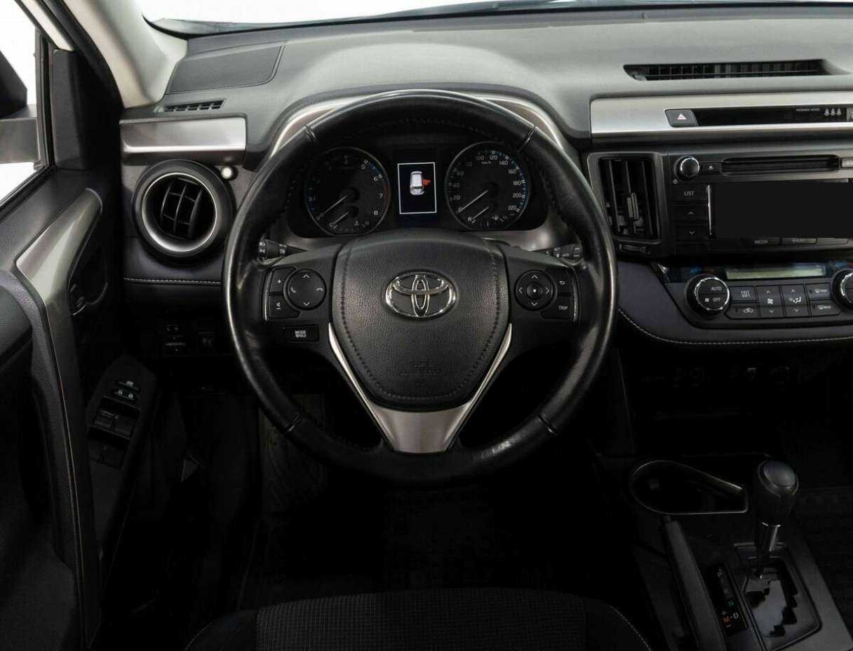 Toyota RAV4, 2018 Фото №13