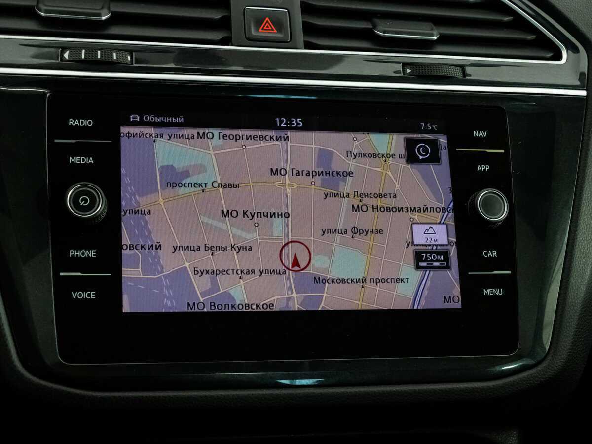 Volkswagen Tiguan, 2018 Фото №16