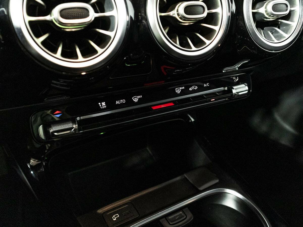 Mercedes-Benz A-Класс 200, 2018 Фото №15