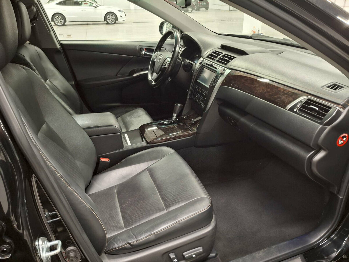 Toyota Camry VII (XV50) Рестайлинг, 2015 Фото №15