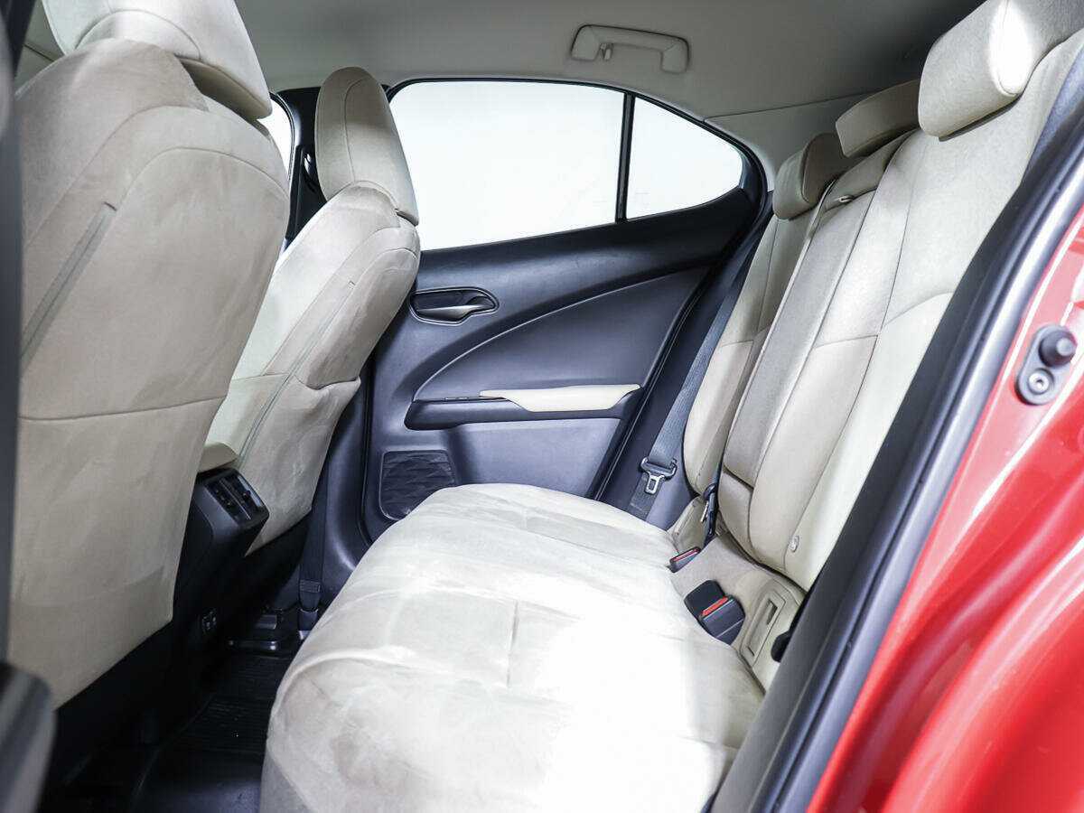 Lexus UX 200, 2019 Фото №8