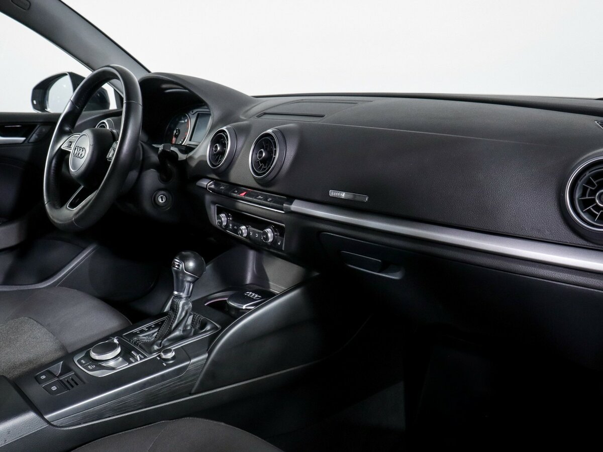 Audi A3 III (8V) Рестайлинг, 2016 Фото №7