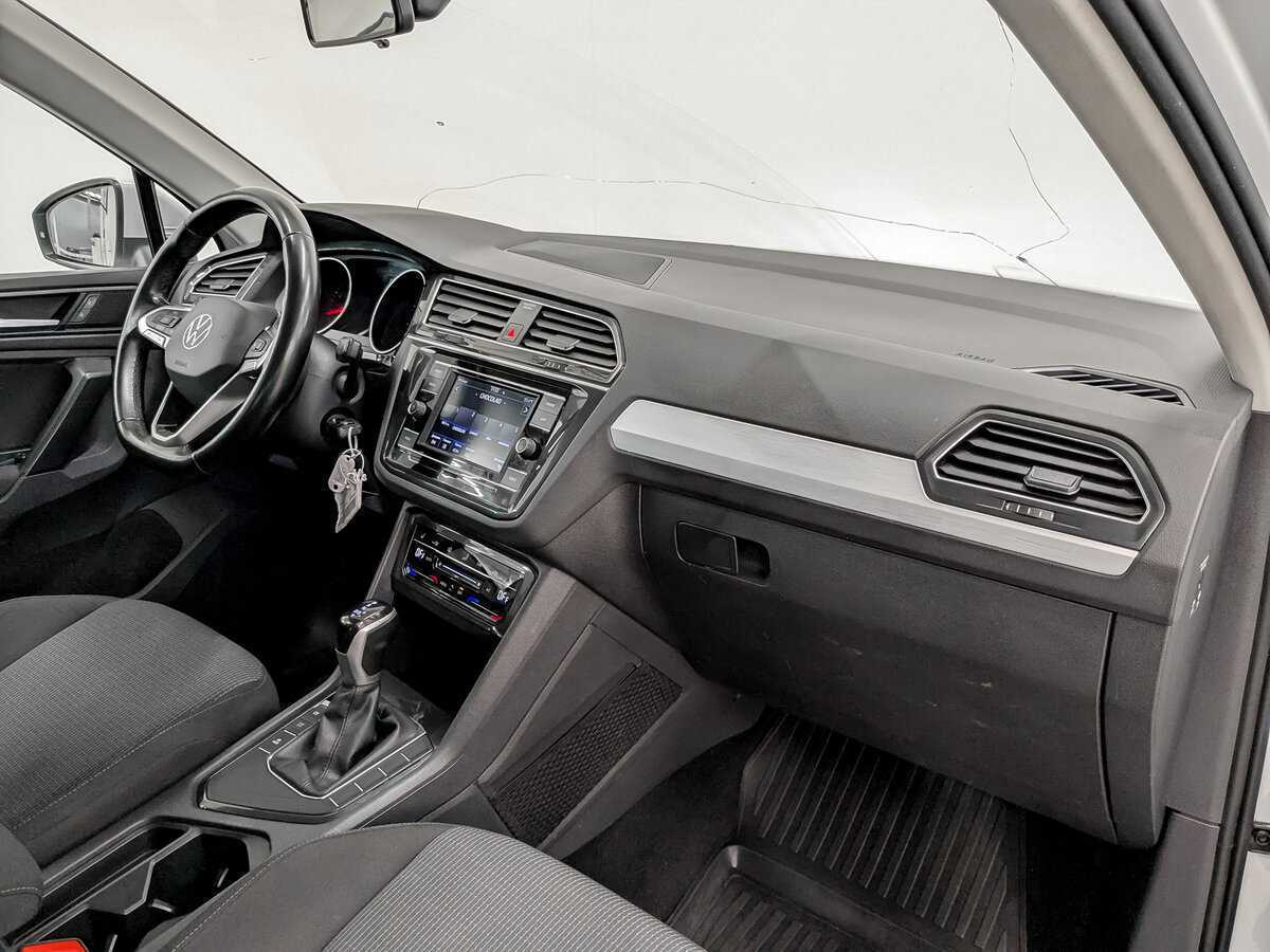 Volkswagen Tiguan, 2021 Фото №10