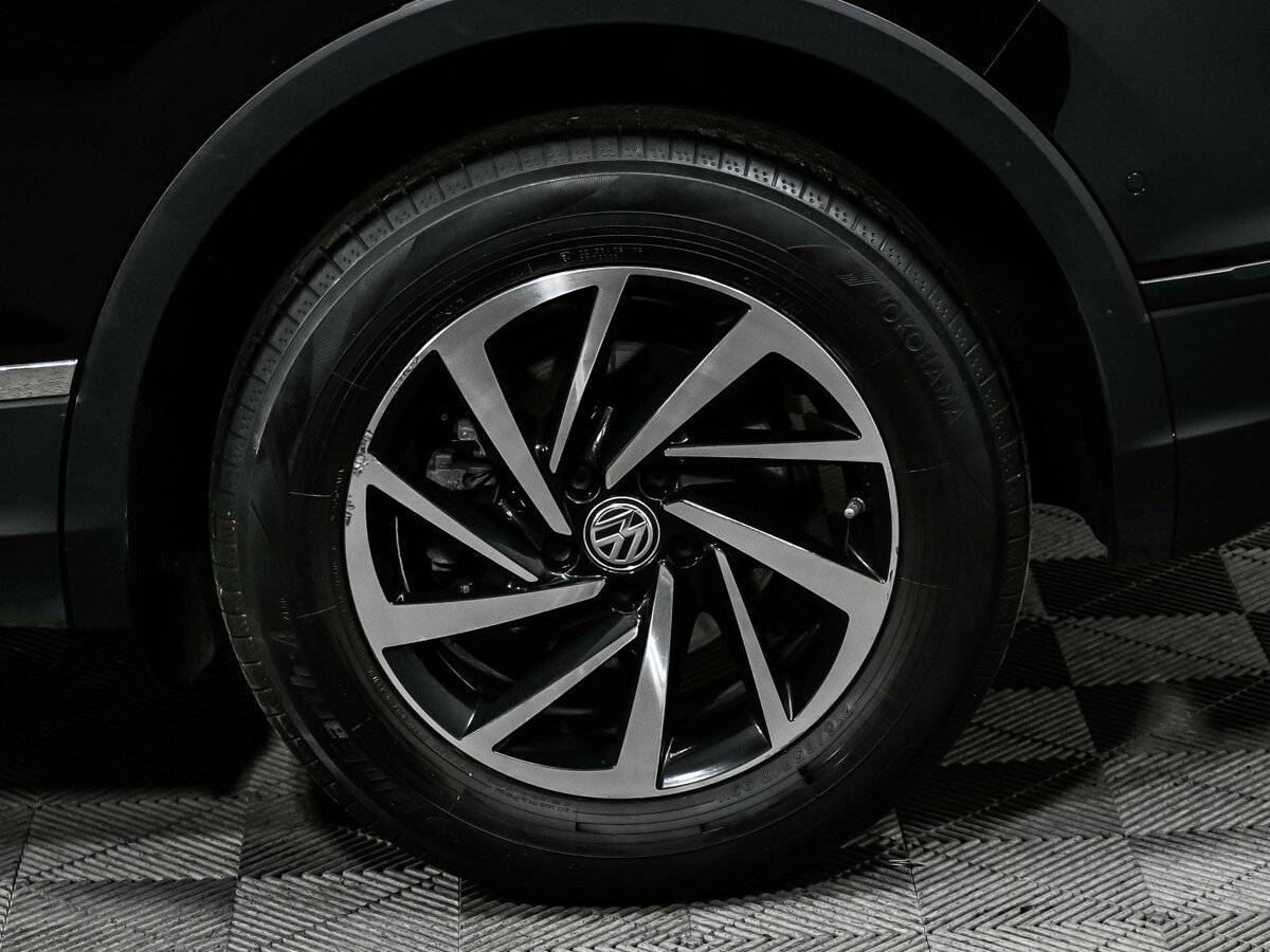 Volkswagen Tiguan, 2018 Фото №15