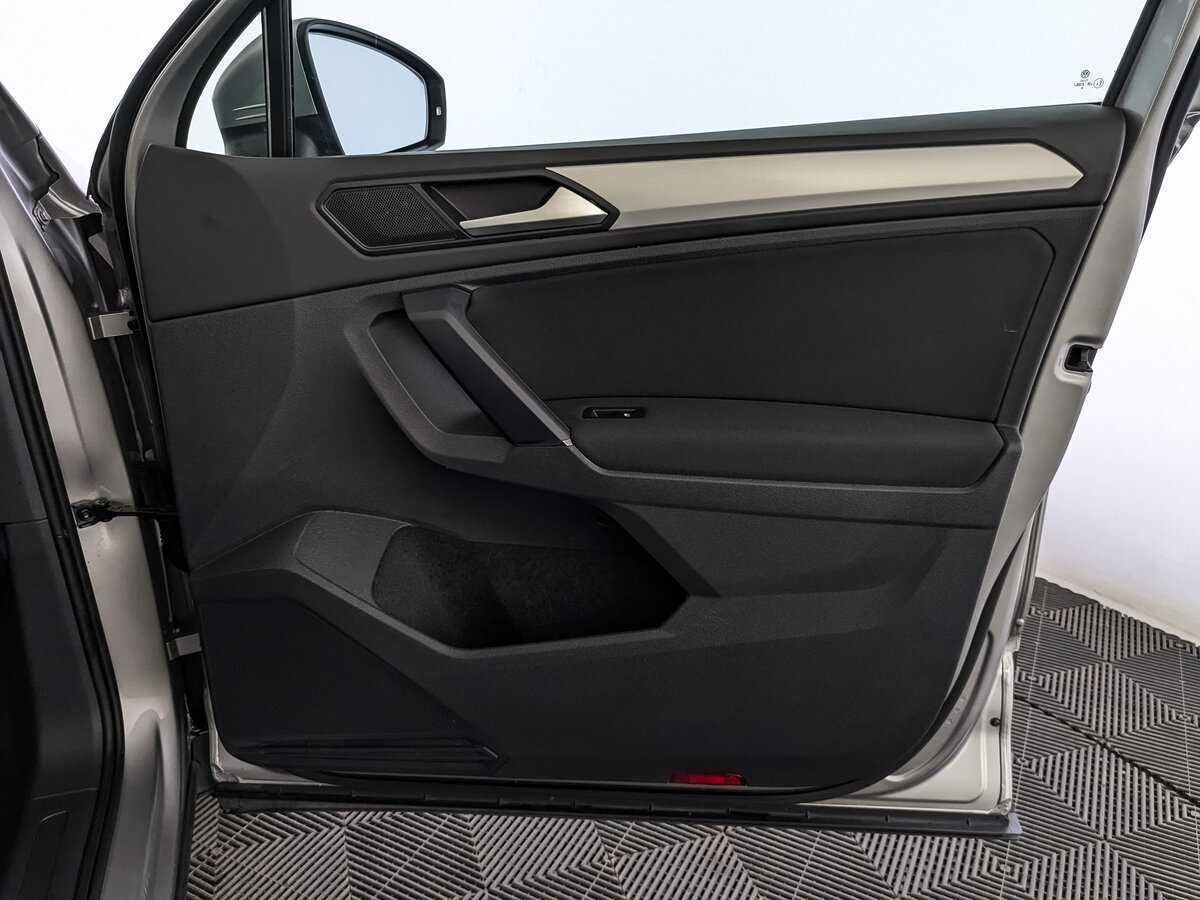 Volkswagen Tiguan, 2020 Фото №25
