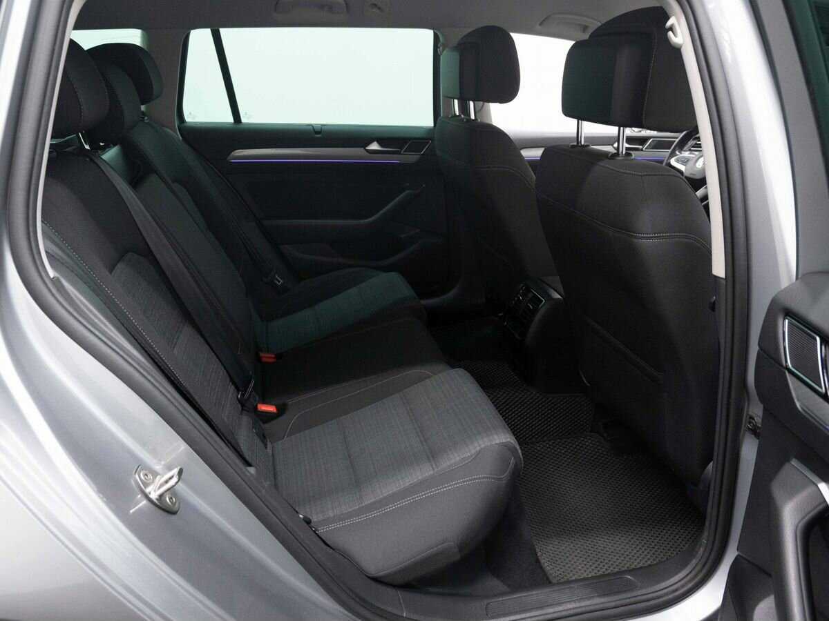 Volkswagen Passat, 2020 Фото №12