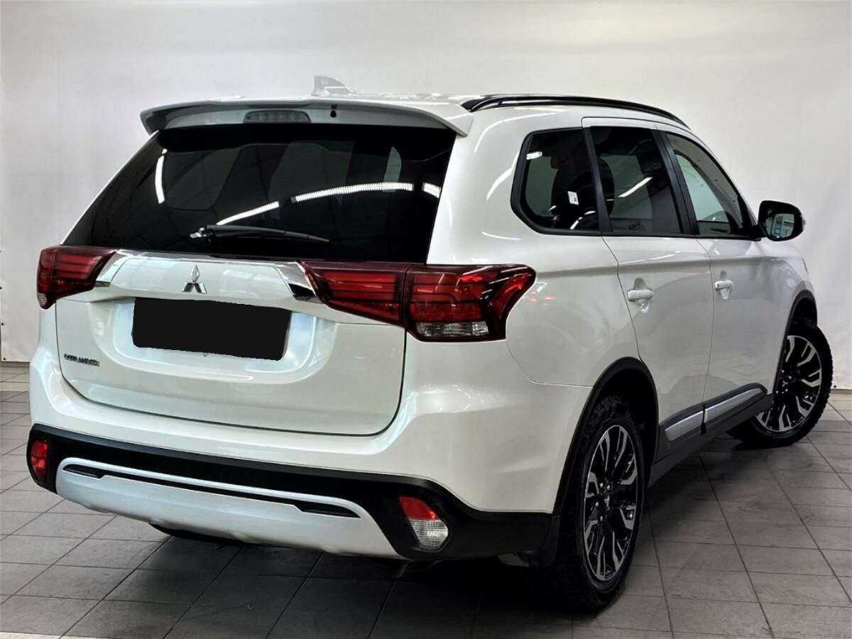 Mitsubishi Outlander, 2021 Фото №6