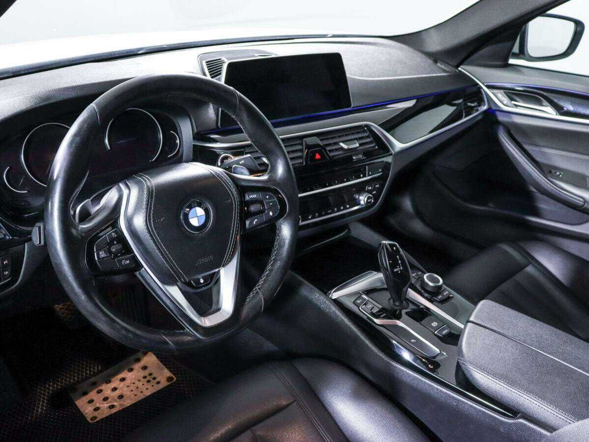 BMW 5 серии 520d xDrive, 2018 Фото №12