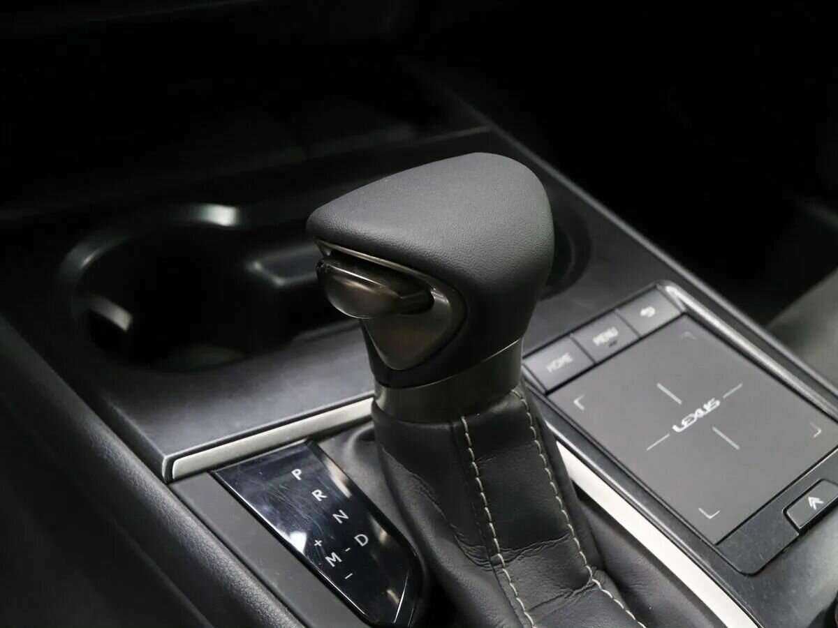 Lexus UX 200, 2019 Фото №8