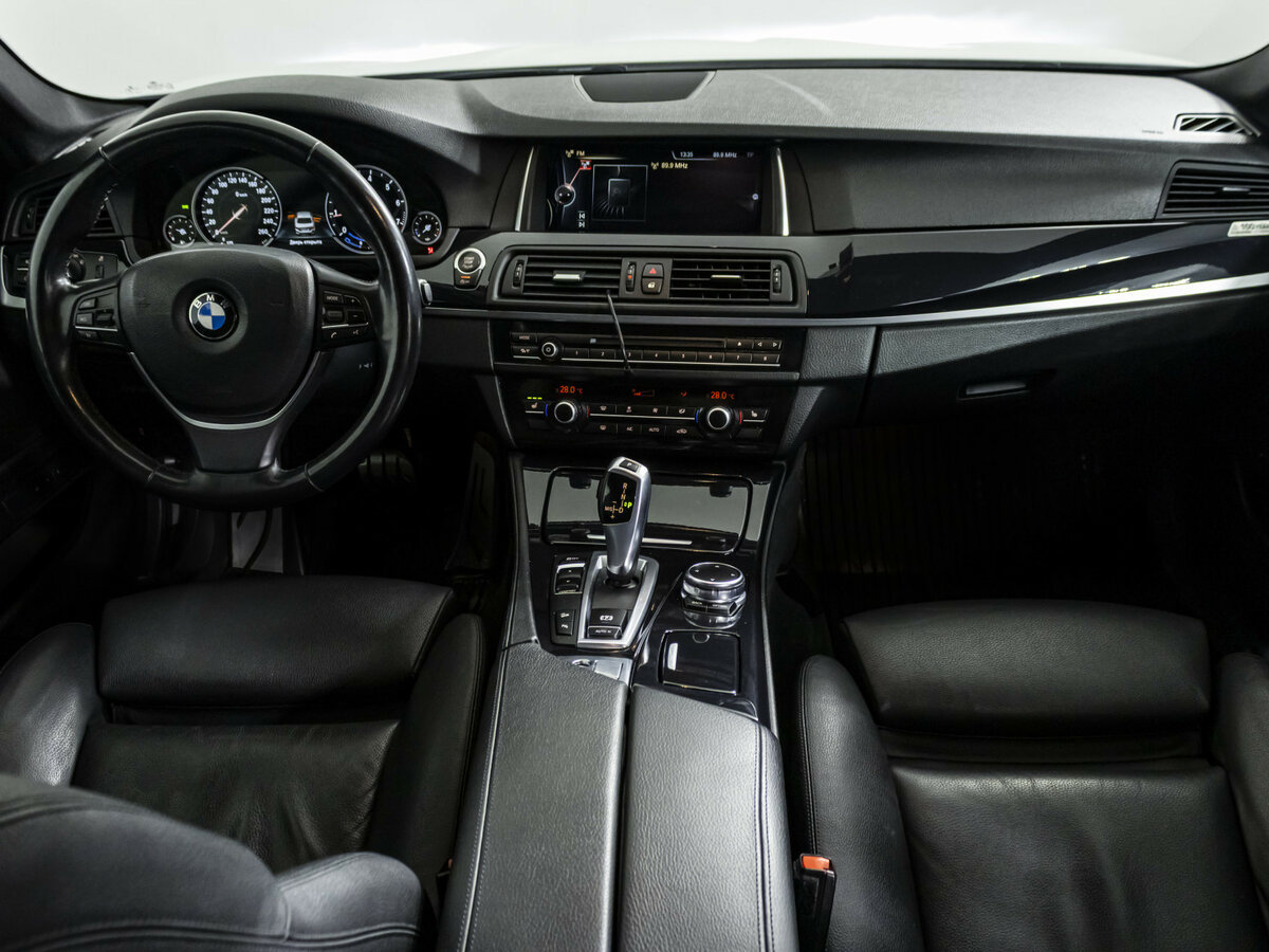BMW 5 серии 528i xDrive VI (F10/F11/F07) Рестайлинг, 2016 Фото №10