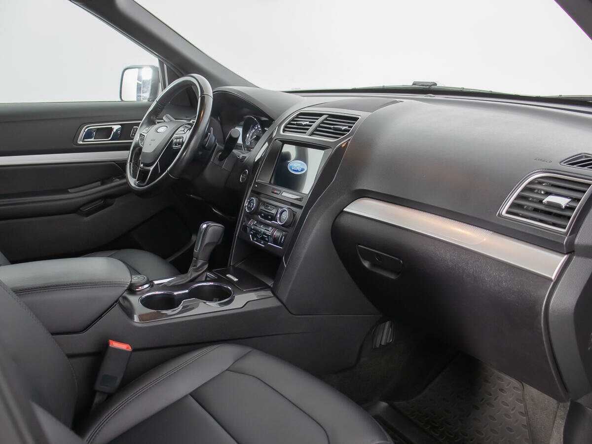 Ford Explorer, 2017 Фото №9