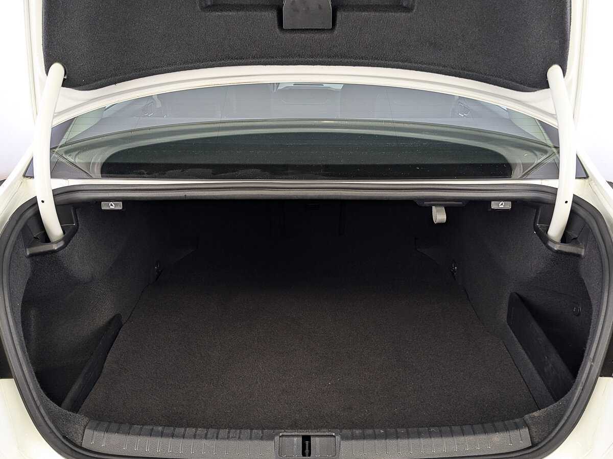 Volkswagen Passat, 2019 Фото №10