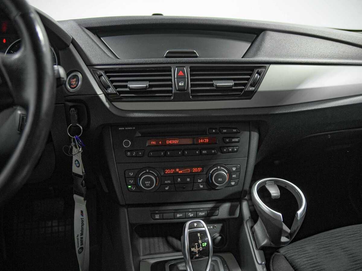 BMW X1 20i, 2014 Фото №9