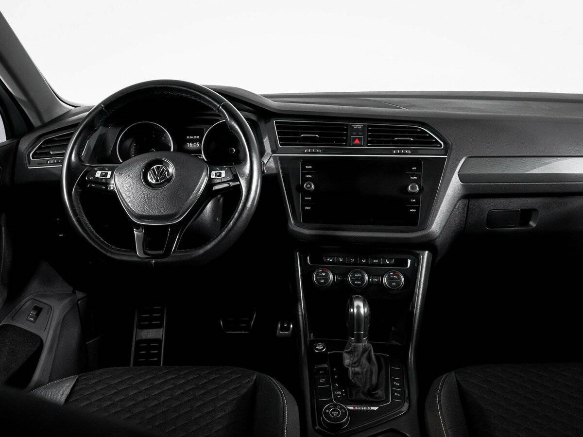 Volkswagen Tiguan, 2018 Фото №12