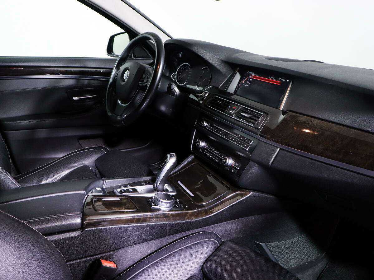 BMW 5 серии 530d xDrive, 2015 Фото №6