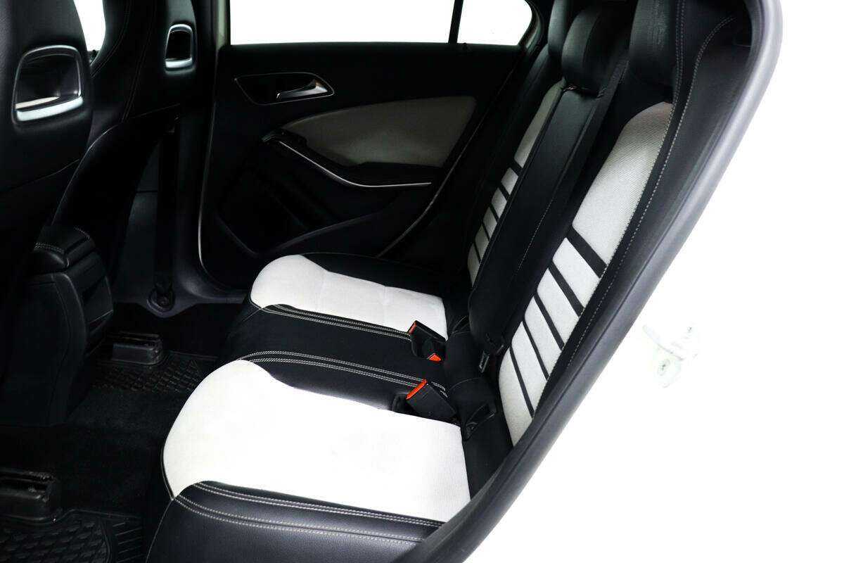 Mercedes-Benz A-Класс 180, 2013 Фото №12