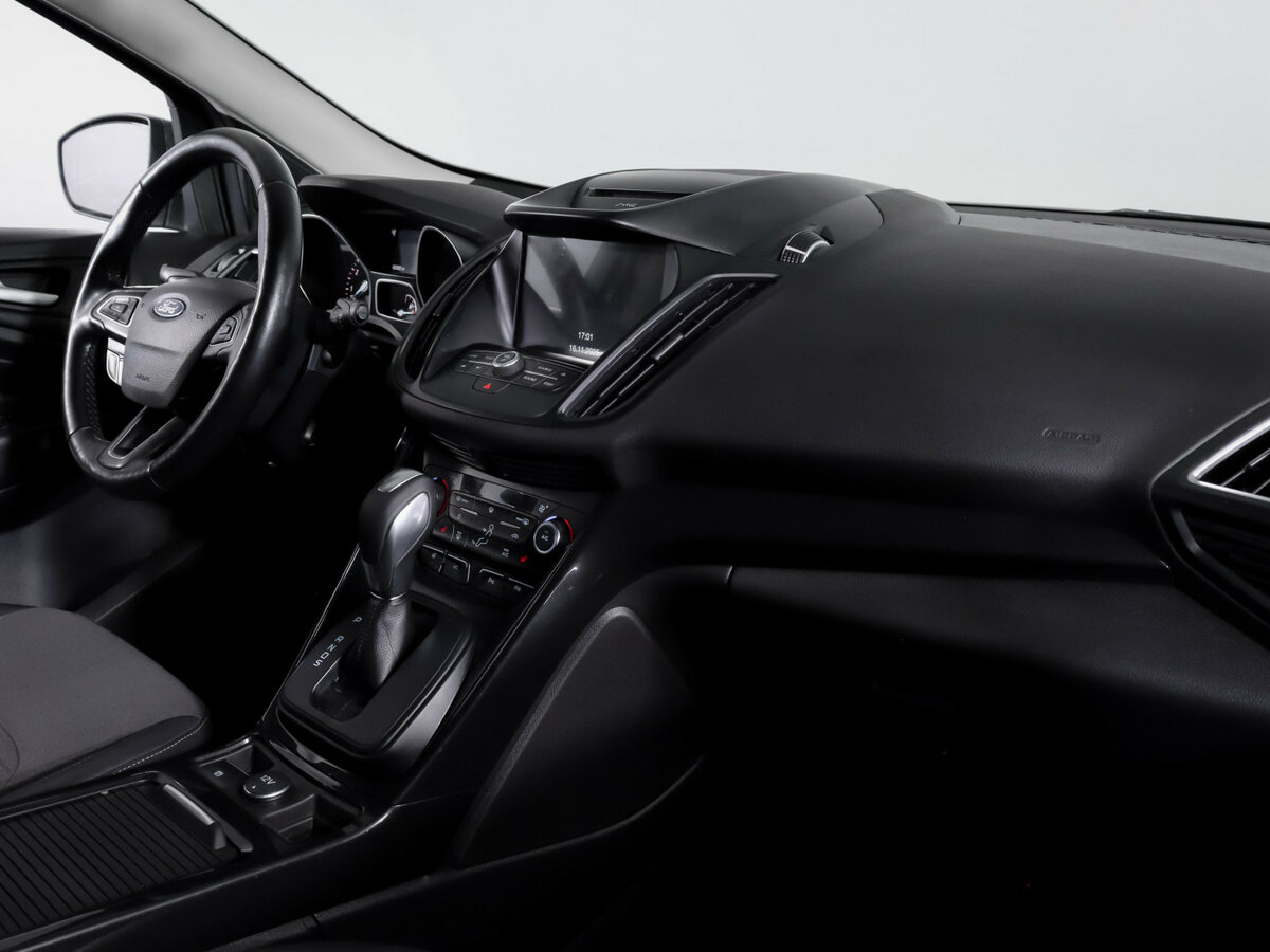 Ford Kuga II Рестайлинг, 2017 Фото №9