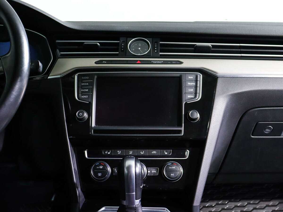 Volkswagen Passat, 2016 Фото №11
