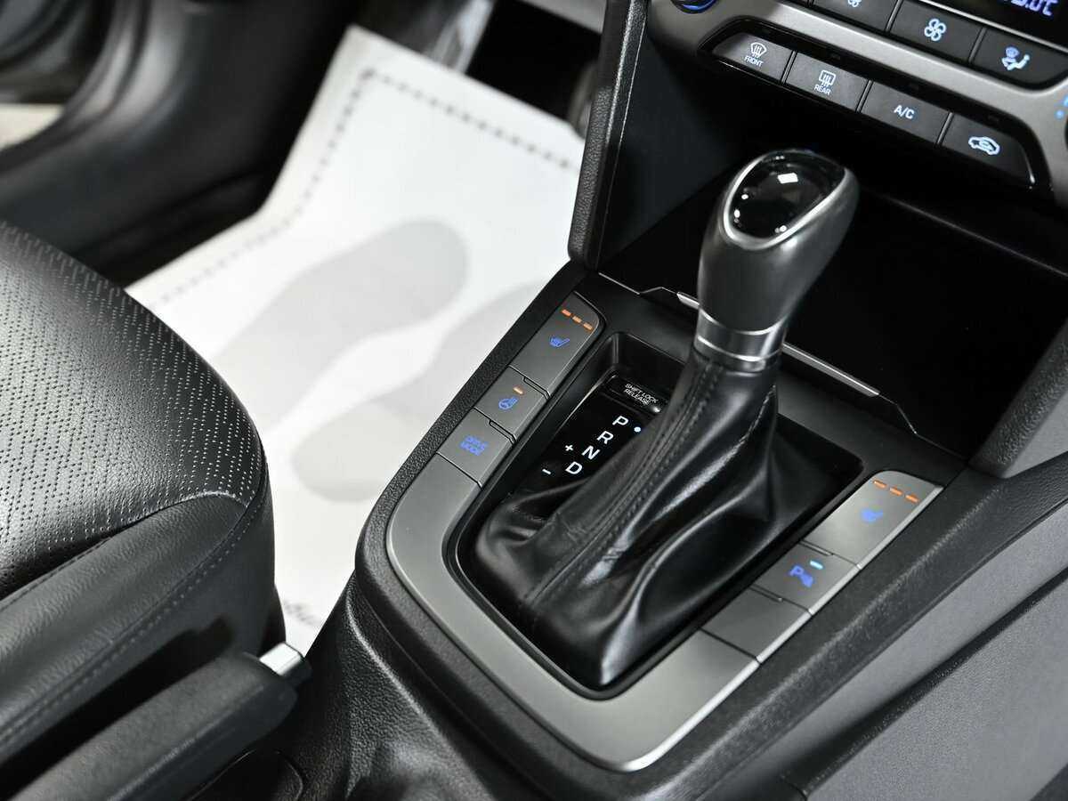 Hyundai Elantra, 2018 Фото №14