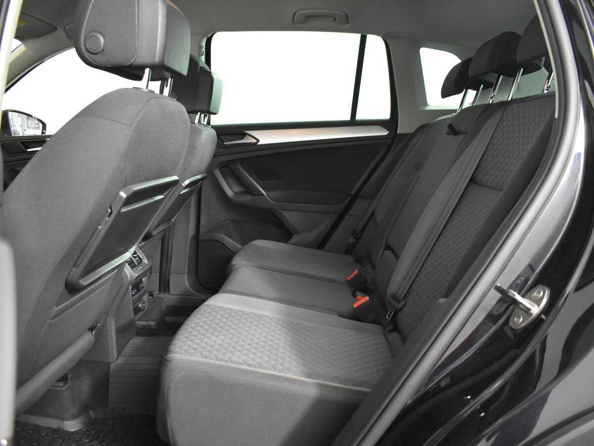 Volkswagen Tiguan, 2018 Фото №8