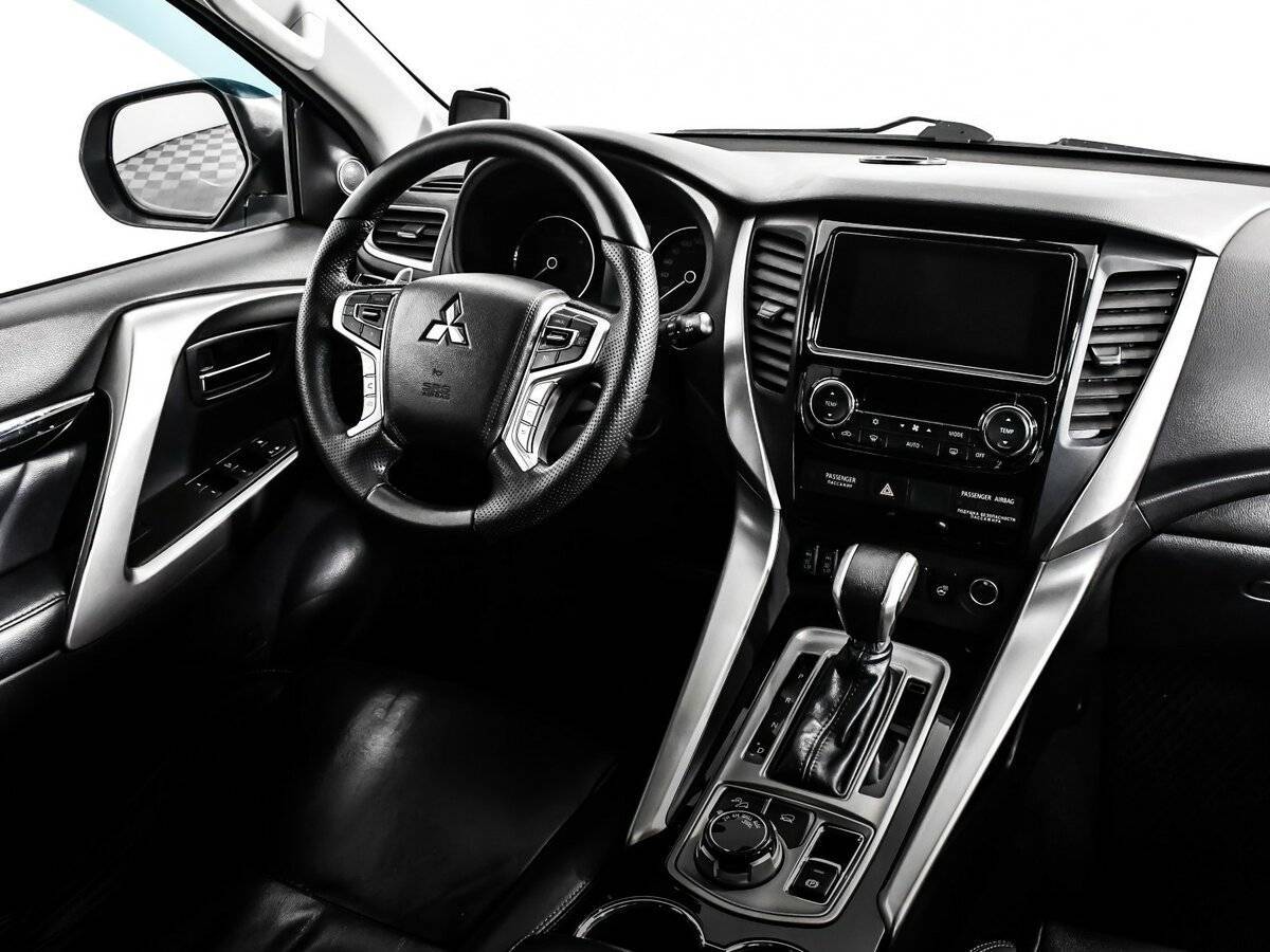 Mitsubishi Pajero Sport, 2017 Фото №9