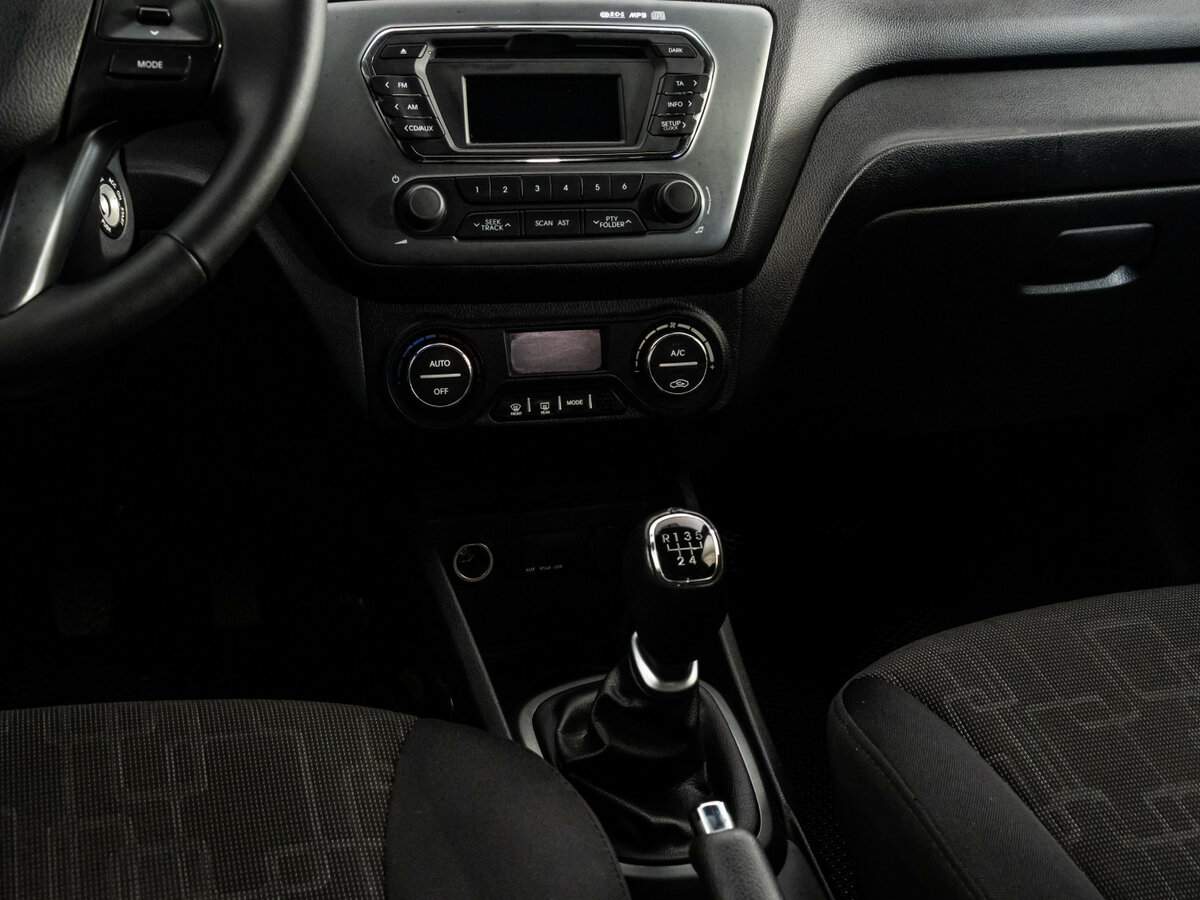 Kia Rio 5-speed, 2012 Фото №11