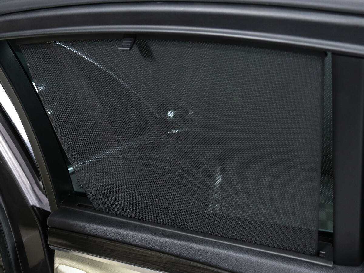 BMW 5 серии 535i xDrive, 2012 Фото №18