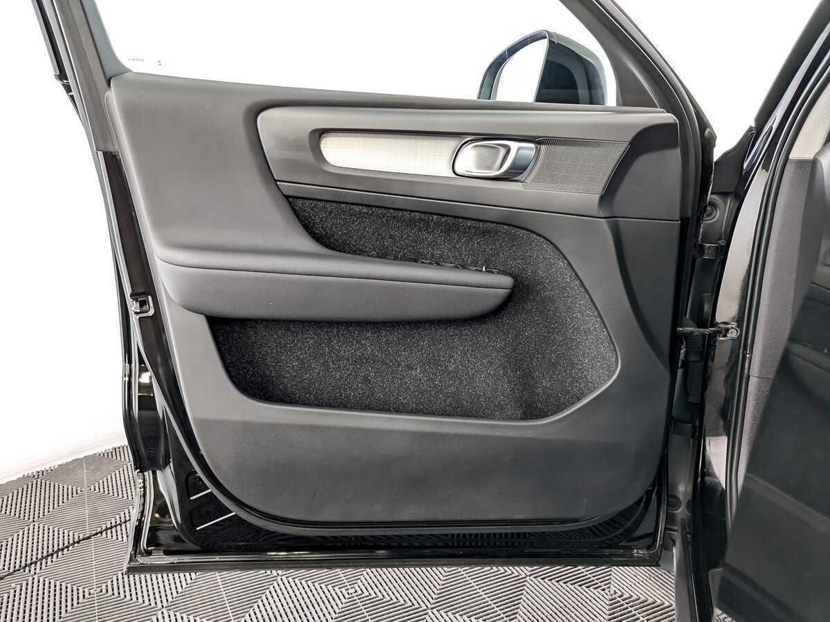 Volvo XC40, 2019 Фото №21