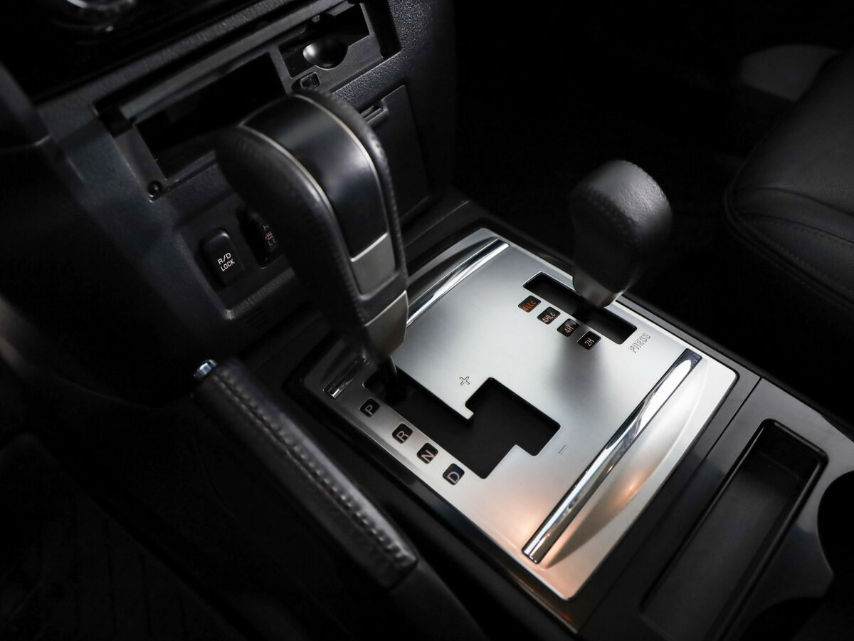 Mitsubishi Pajero IV Рестайлинг 2, 2015 Фото №12