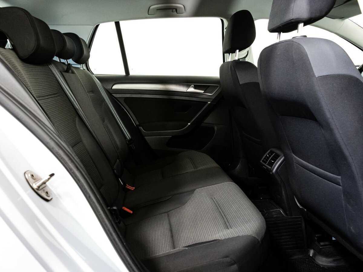 Volkswagen Golf, 2018 Фото №13