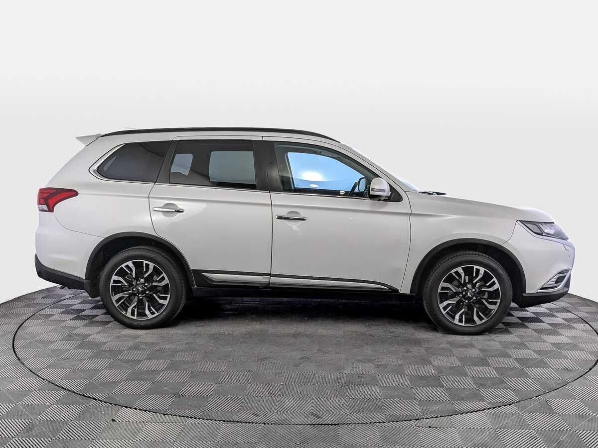Mitsubishi Outlander, 2021 Фото №4