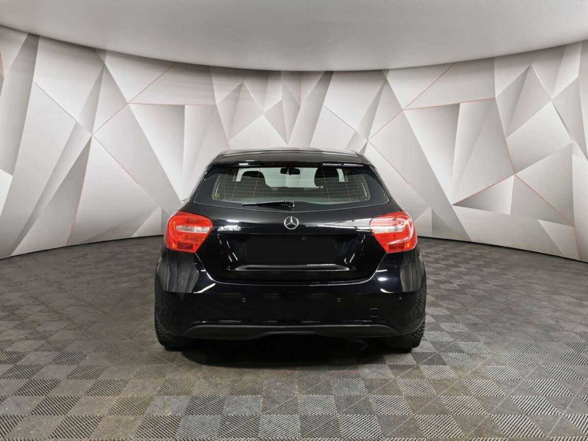 Mercedes-Benz A-Класс 180, 2014 Фото №8