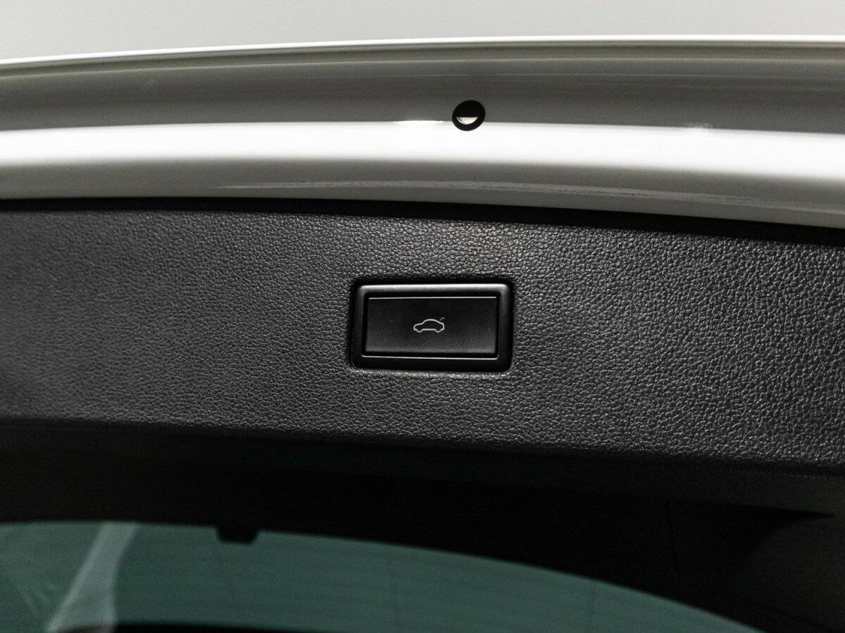 Volkswagen Tiguan, 2019 Фото №15