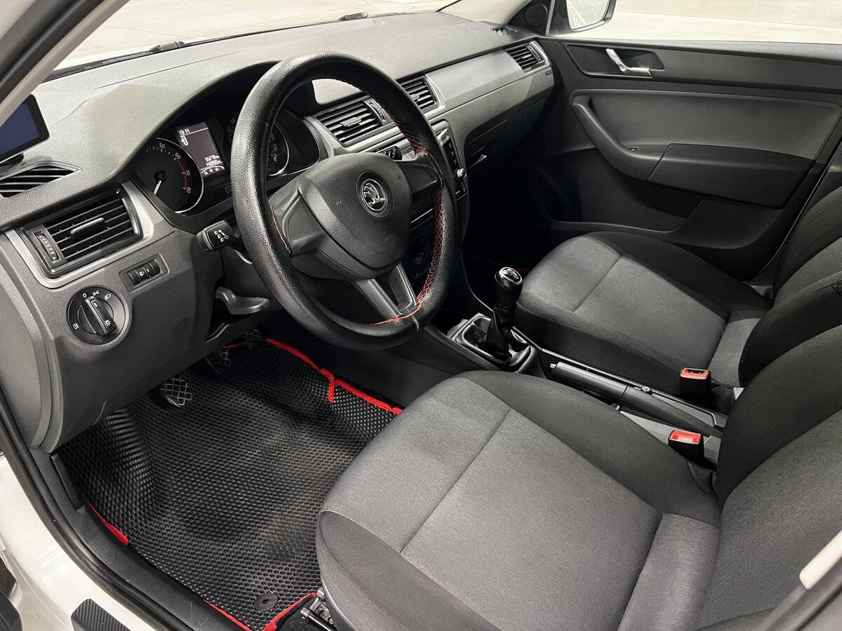 Skoda Rapid, 2016 Фото №16
