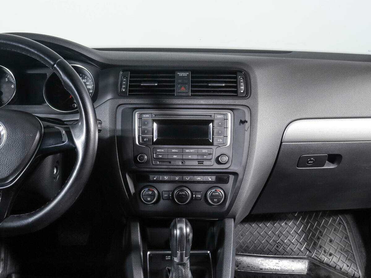 Volkswagen Jetta, 2015 Фото №11