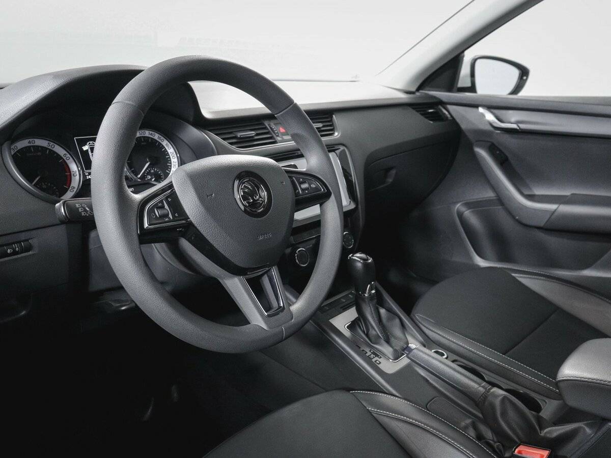 Skoda Octavia, 2023 Фото №11