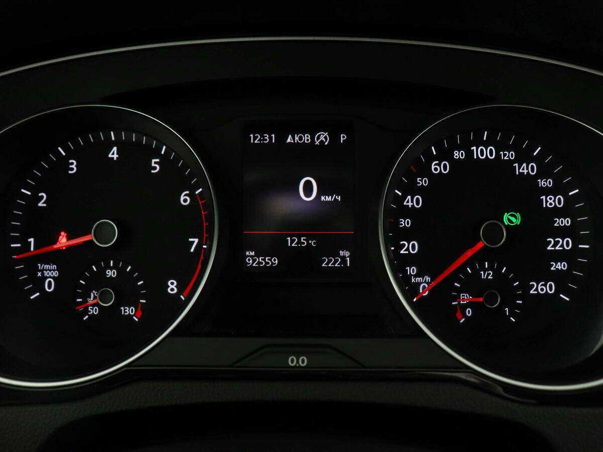 Volkswagen Passat, 2020 Фото №11