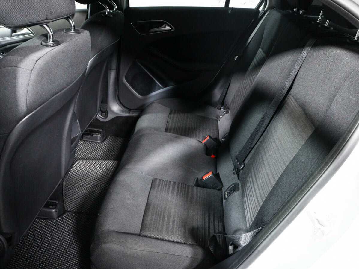 Mercedes-Benz A-Класс 180, 2015 Фото №10